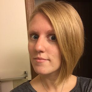 Meet your Posher, Kelli